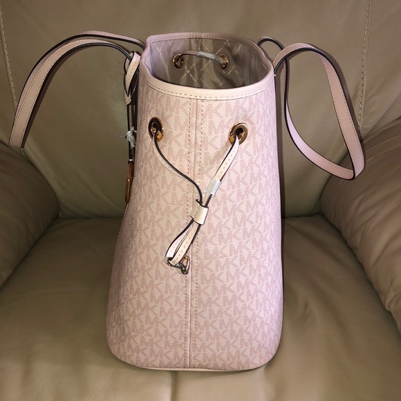 💥💥SOLD💥💥 Michael Kors Jet Set Travel Tote - Picture 3 of 7